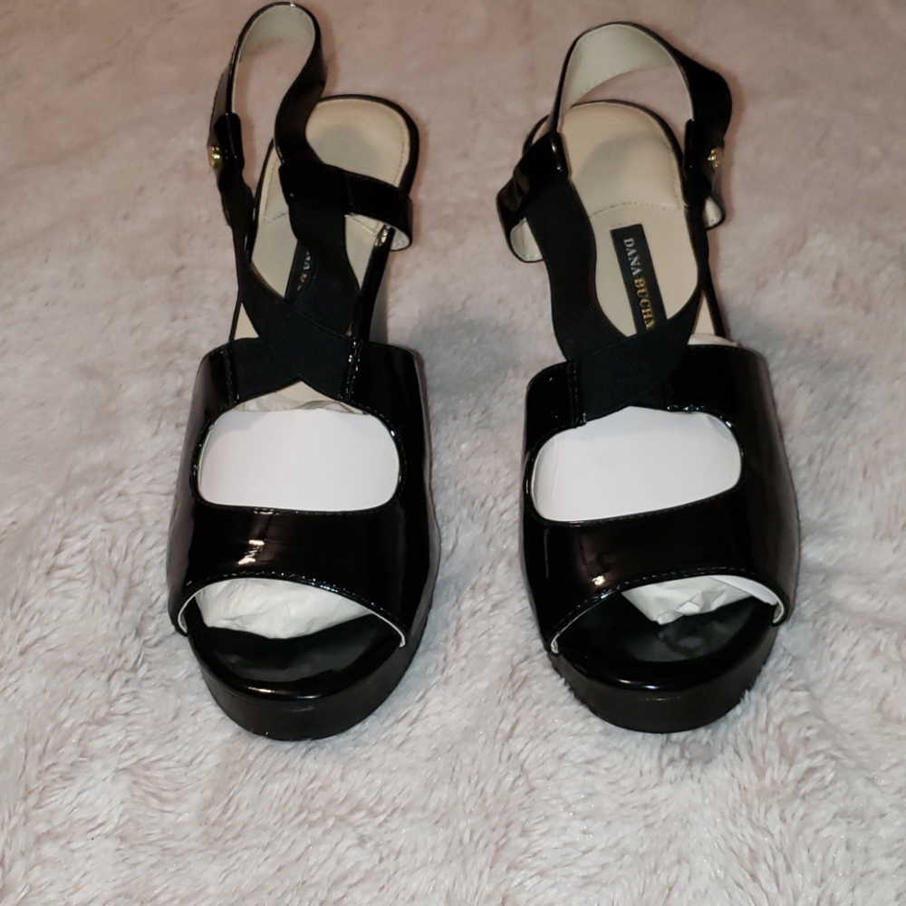 Dana Buchman Wedges